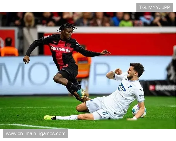 拜仁5-1十人霍村，迪亚斯戴帽+两造点，凯恩两射一传